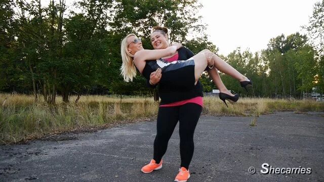 Women doggy lift carry. SRS 536 Lift carry. Кэти Хэвен Lift carry.