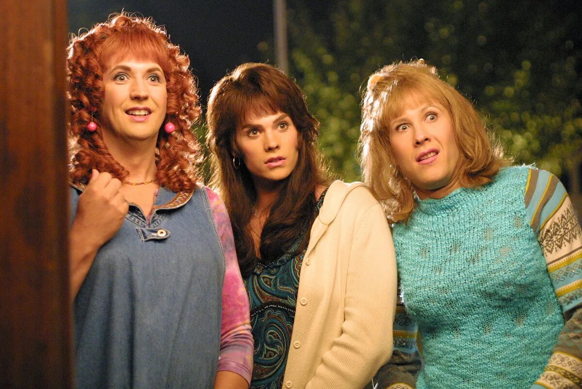 Sorority boys, 2002. про девушек переодетых в парней. сериал парни переоделись в девчонки. парень переоделся в девочку. про девушек переодетых в парней.