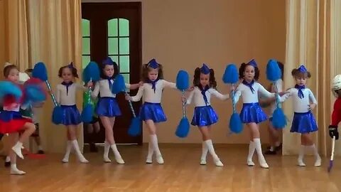 Спортивный танец в садах видео