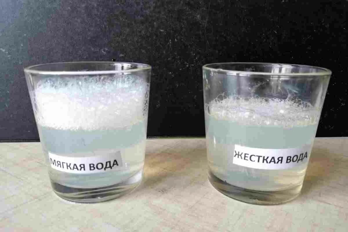 Мягкая вода что это. Жесткая и мягкая вода. Мягкая вода что это. Известь в трубах. Мягкая вода что это.