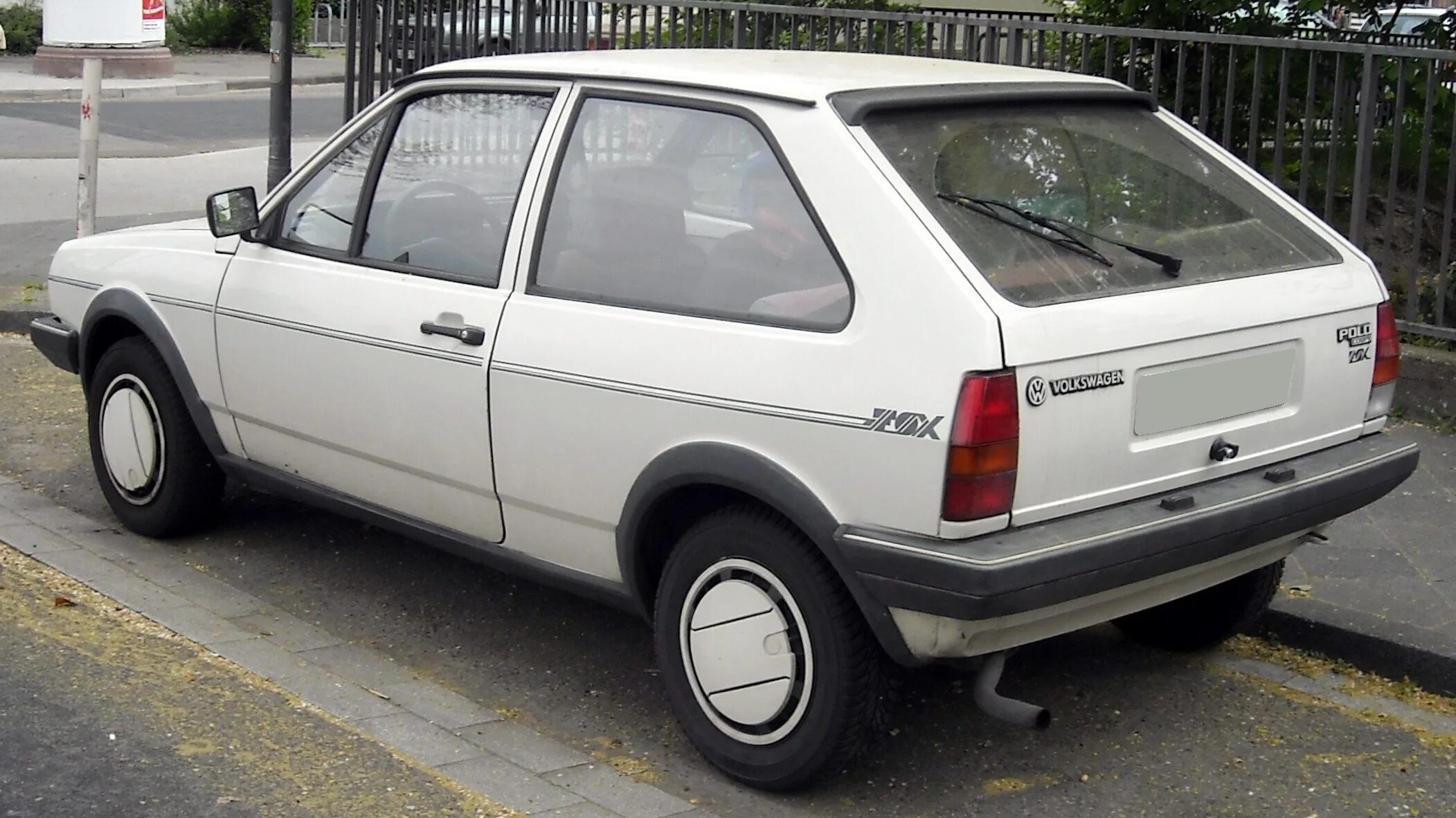 Vw polo 2. VW Polo mk2. VW Polo 1981. Фольксваген поло 1981.