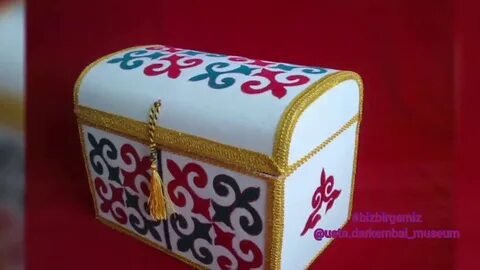 Кітапханада жалаңаш