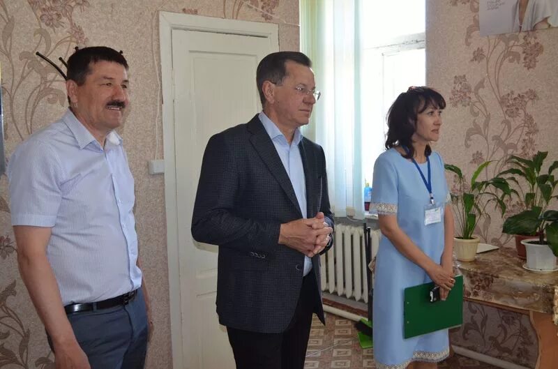 Убитый двор. Поселок володарский астрахань. Володарский. Рп 5 астраханская володарский. Поселок володарский астраханская область.