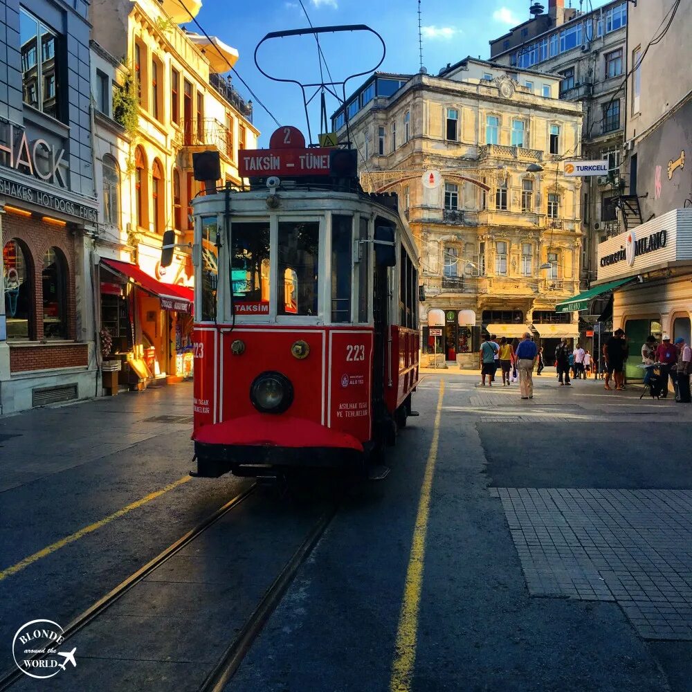 Истикляль. Истикляль Стамбул. Трамвай Истикляль. Улица Истикляль. Таксим Истикляль.