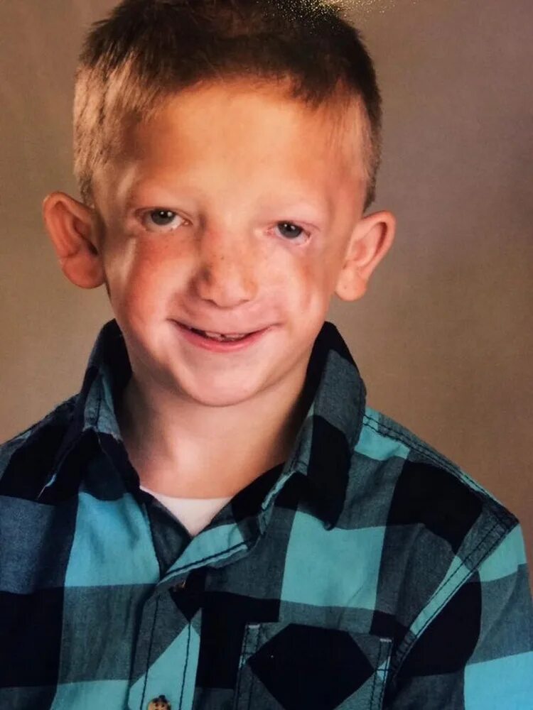 Денис вашурин приморский край. 7 летний ребенок. Парень выглядит как ребенок. Денис вашурин. Денис вашурин 32 года.