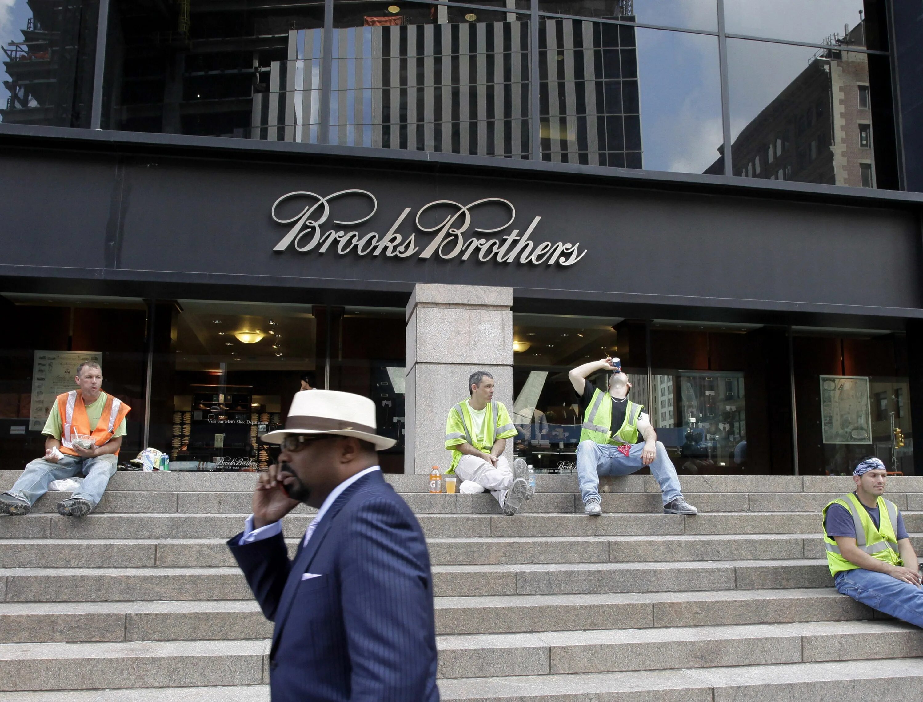 Брукс бротхер. Братья Брукс одежда. Brooks brothers история бренда. Brooks brothers foto.