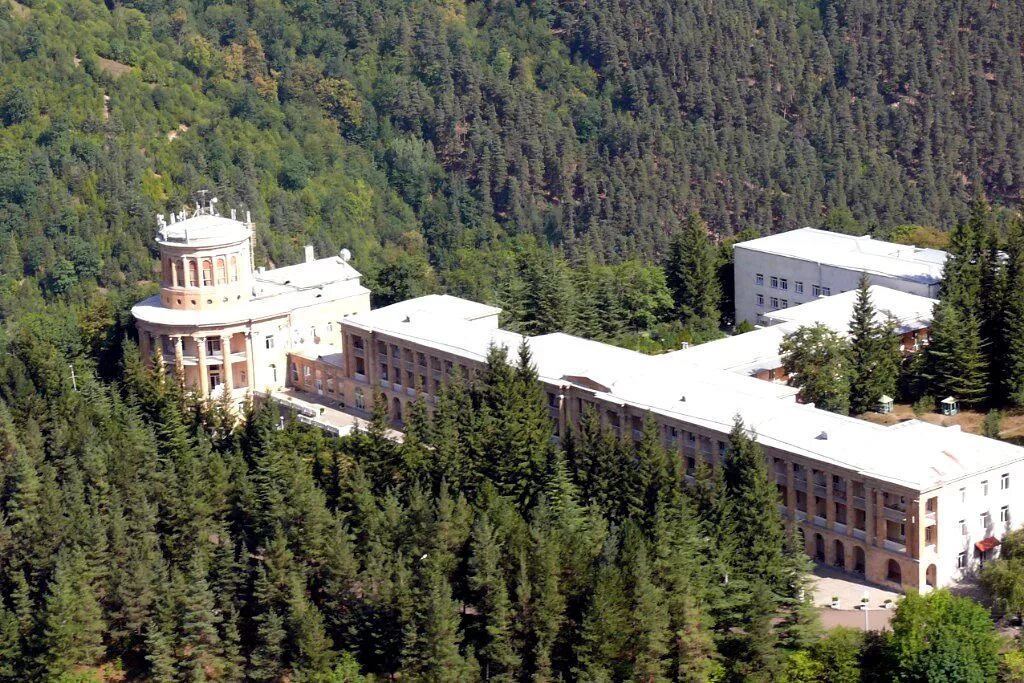 Ереван. Агверан армения санаторий. Тавуш дилижан гостиница. Dilijanum list am. Гостиница горная армения дилижан.