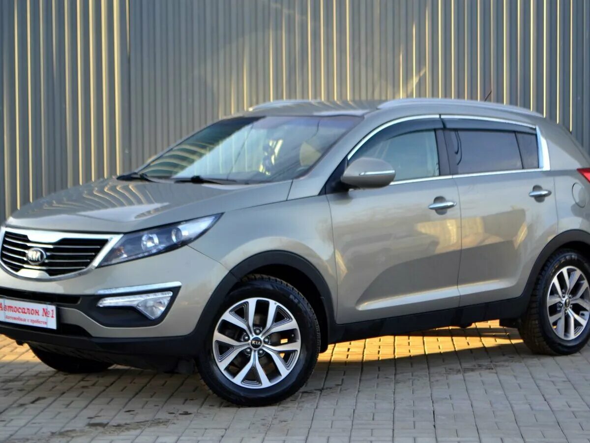 Orange kia sportage 3. Kia sportage 2011. киа спортейдж бу 2016. Kia sportage 2. кия спортейдж с 2006 по 2010 год.
