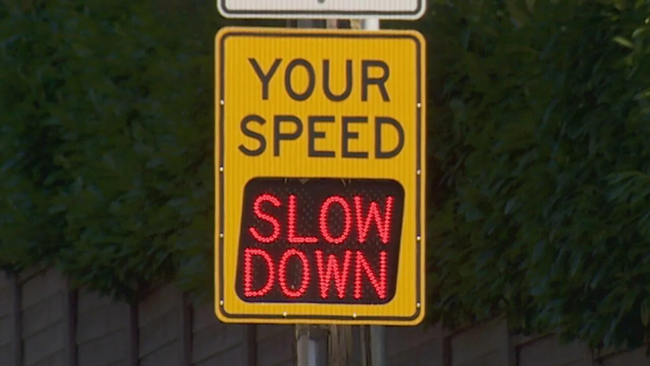 Slow Speed фото. Slow down что это значит. Set back Slow down. You must to drive