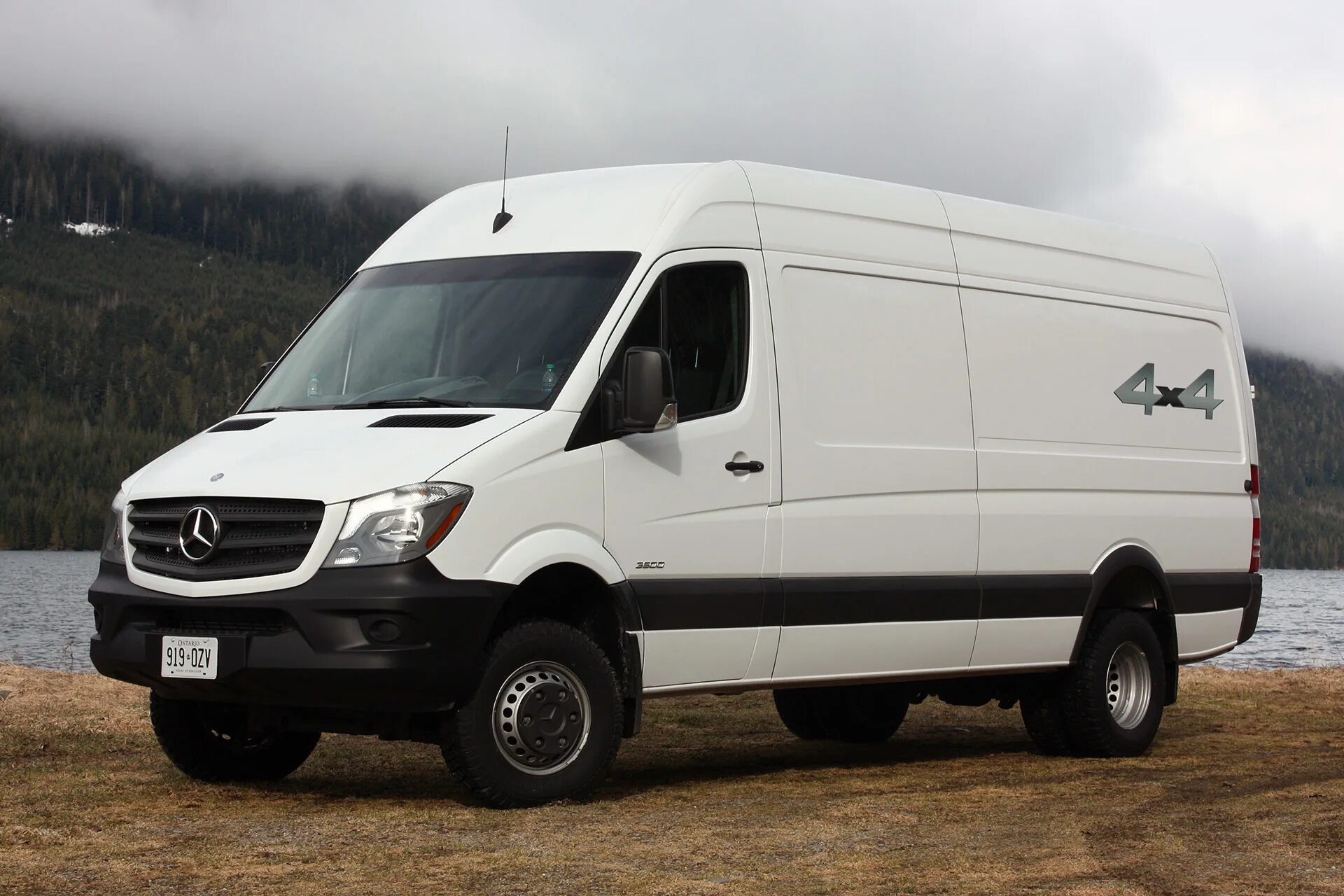 Мерседес спринтер 4. Mercedes-Benz Sprinter 4х4. Mercedes Sprinter 4 4. Мерседес Спринтер 4х4 310. Mercedes Sprinter 3500 4x4.