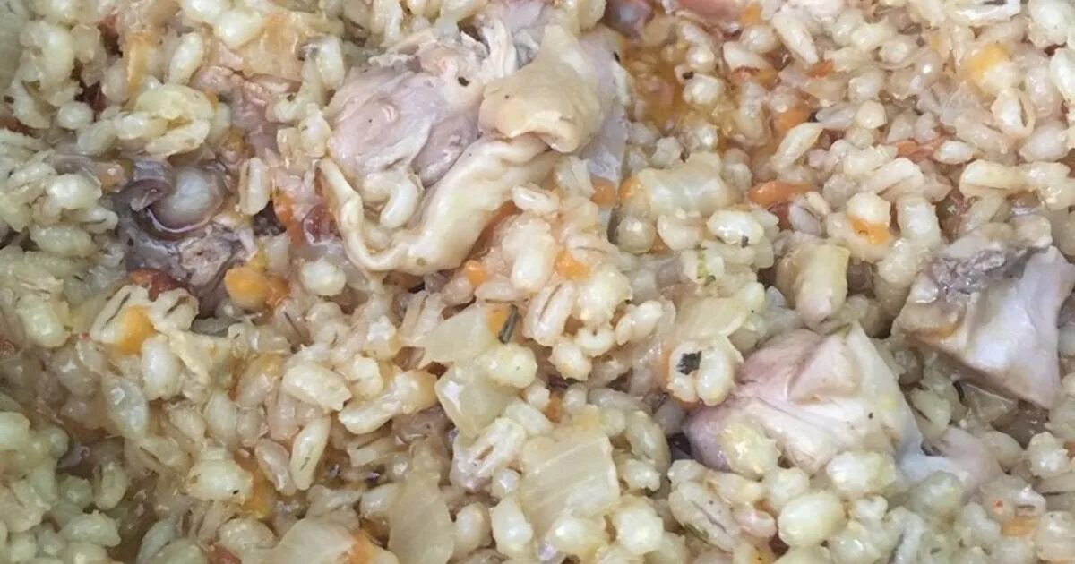 Плов с перловкой в мультиварке. Плов из перловки в мультиварке. Плов с перловкой в мультиварке рецепты. Плов с овсяной крупой. Плов из перловки.