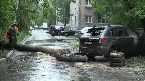 Упала во дворе