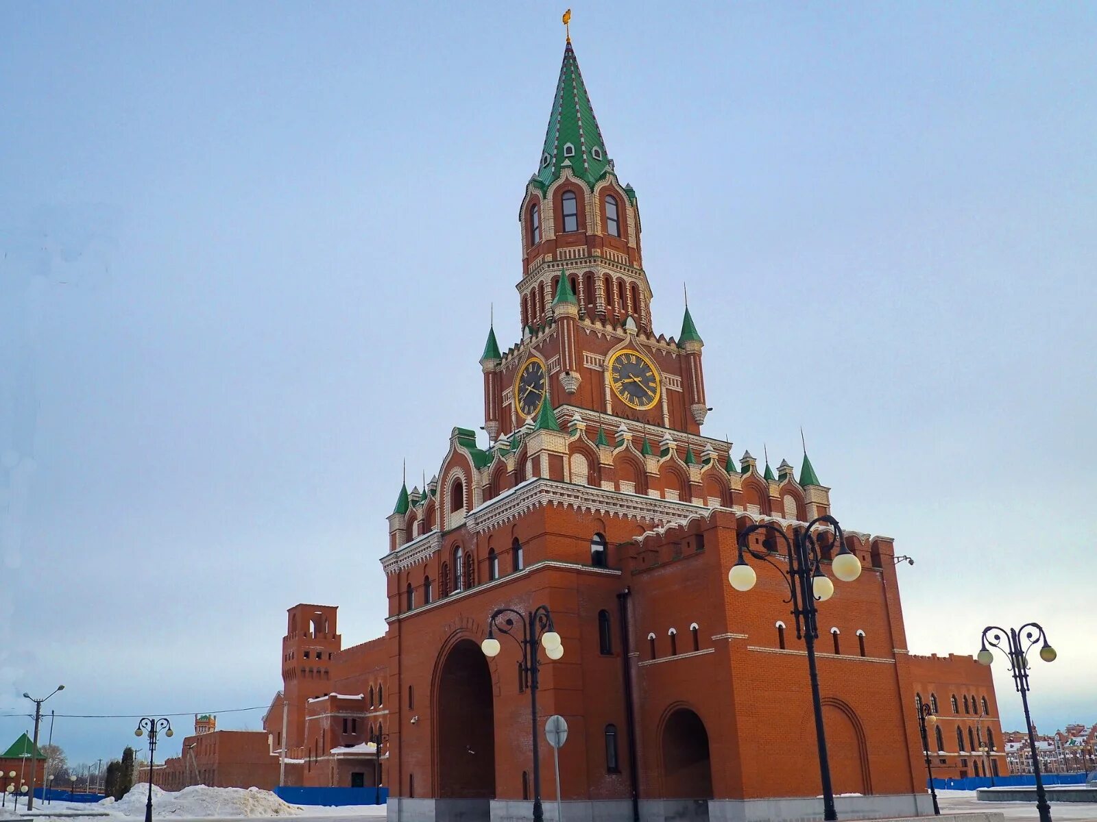Благовещенская башня марий эл. Йошкар ола башня кремля. Спасская башня йошкар-ола. Благовещенская башня марий эл. Спасская башня йошкар-ола.