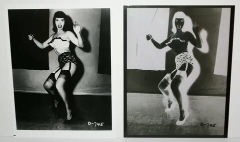 Bettie Page Sexy Pin-Up 8'' x 10'' B&W Vintage Irvi...