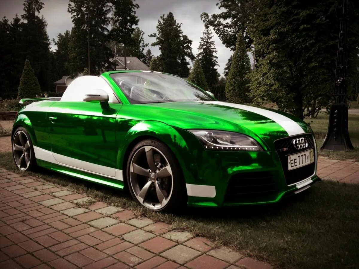 Зеленая машина фото. Ауди ТТ зеленая. Audi TT RS Green. Ауди зеленая rs8. Audi TT RS 8j Green.