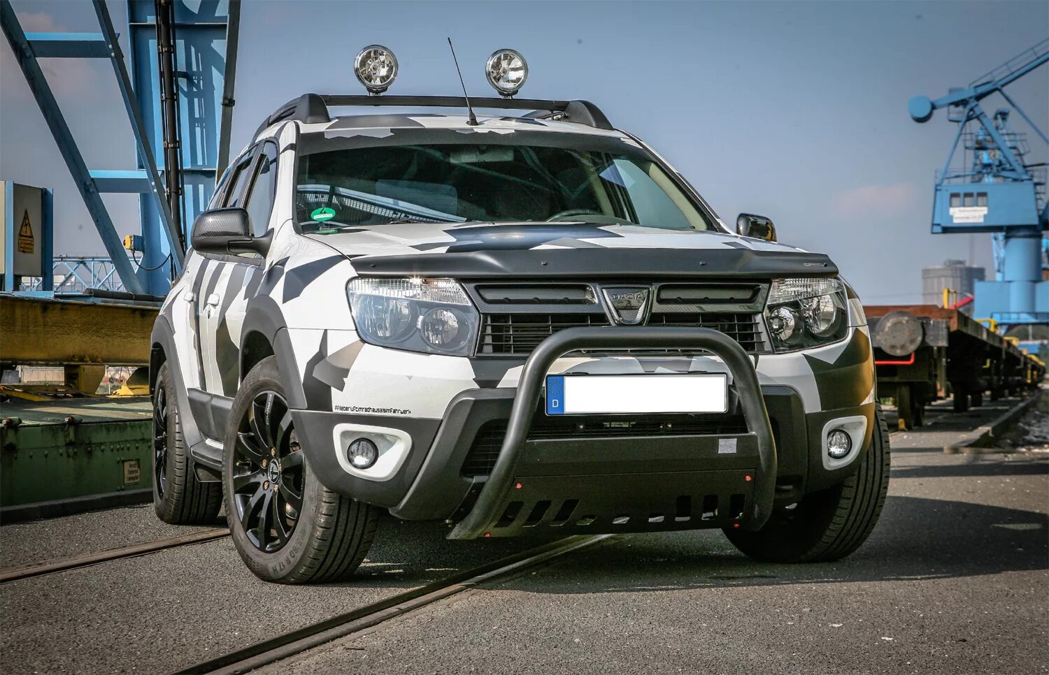 Кенгурятник Рено Дастер 2020. Renault Duster кенгурятник. Renault Duster 2022 кенгурятник. Рено Дастер с кенгурятником. Можно ставить кенгурятник