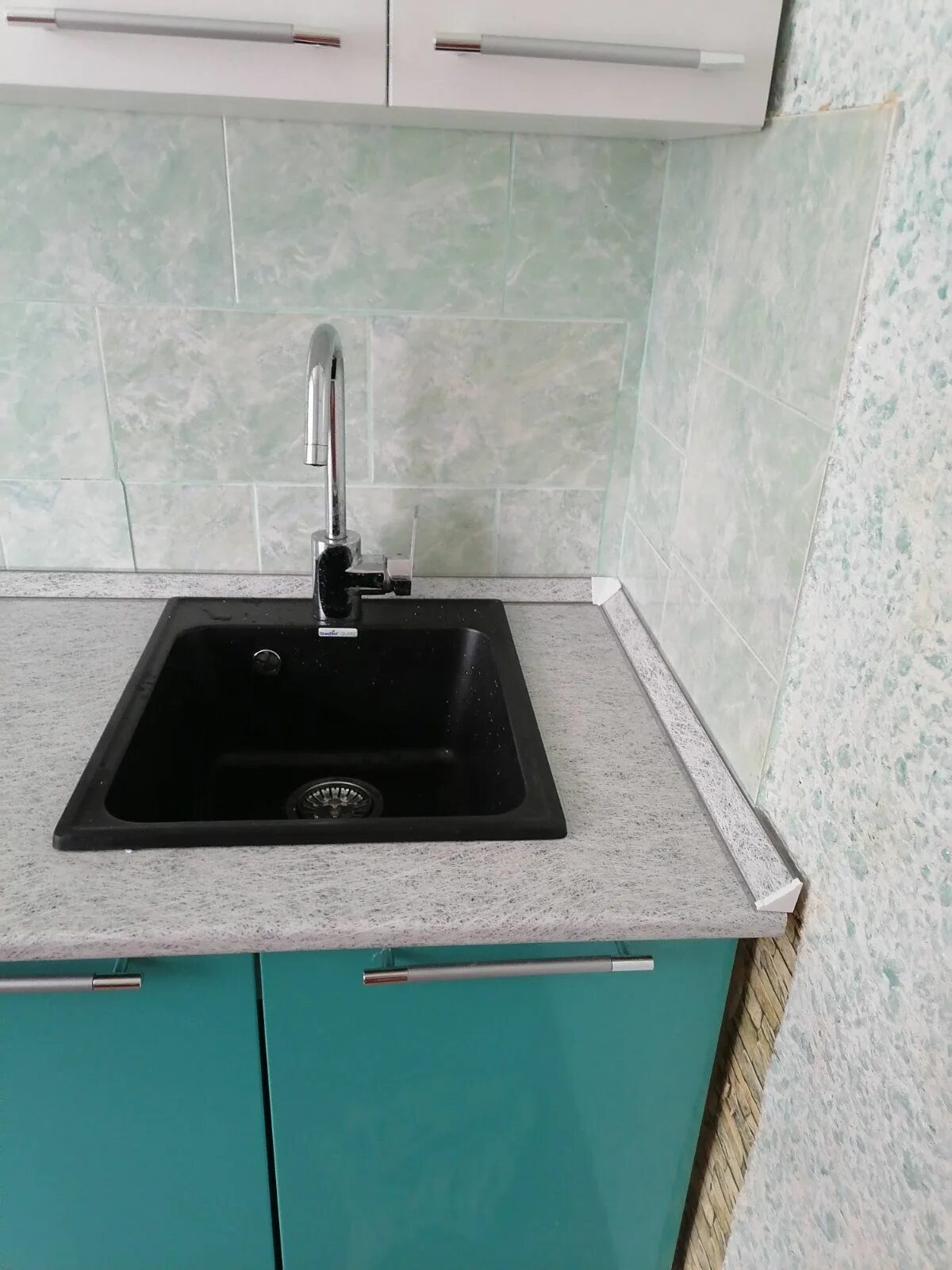 Eco 17. Мойка quarz (eco-17). Eco 17. Мойка quarz (eco-17). Защита на край раковины капля.