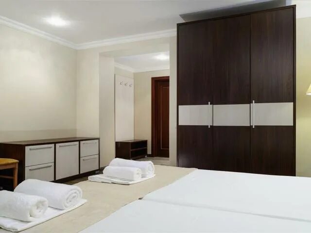 Отель им. Челюскинцев, Гагра, Абхазия 101Hotels.com