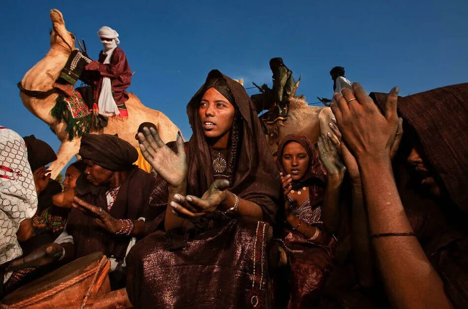 Уникальный народ. Туареги племя кочевников Африки. Туарег племя в Африке. Народности Африки туареги. Бедуины туареги.
