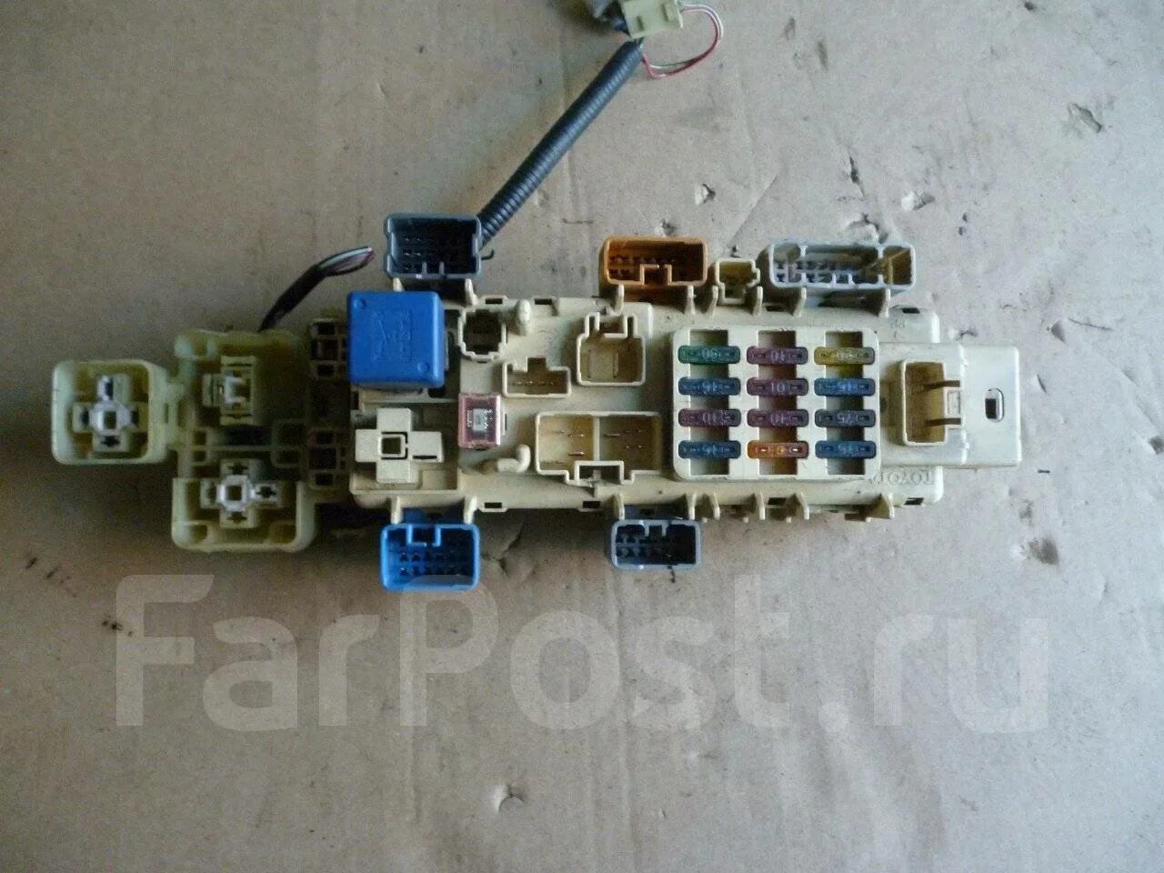 Салонный блок предохранителей Тойота Спринтер Марино 1995. Блок предохранителей Тойота Спринтер Марино. Блок предохранителей салона Toyota Marino. Предохранители марино
