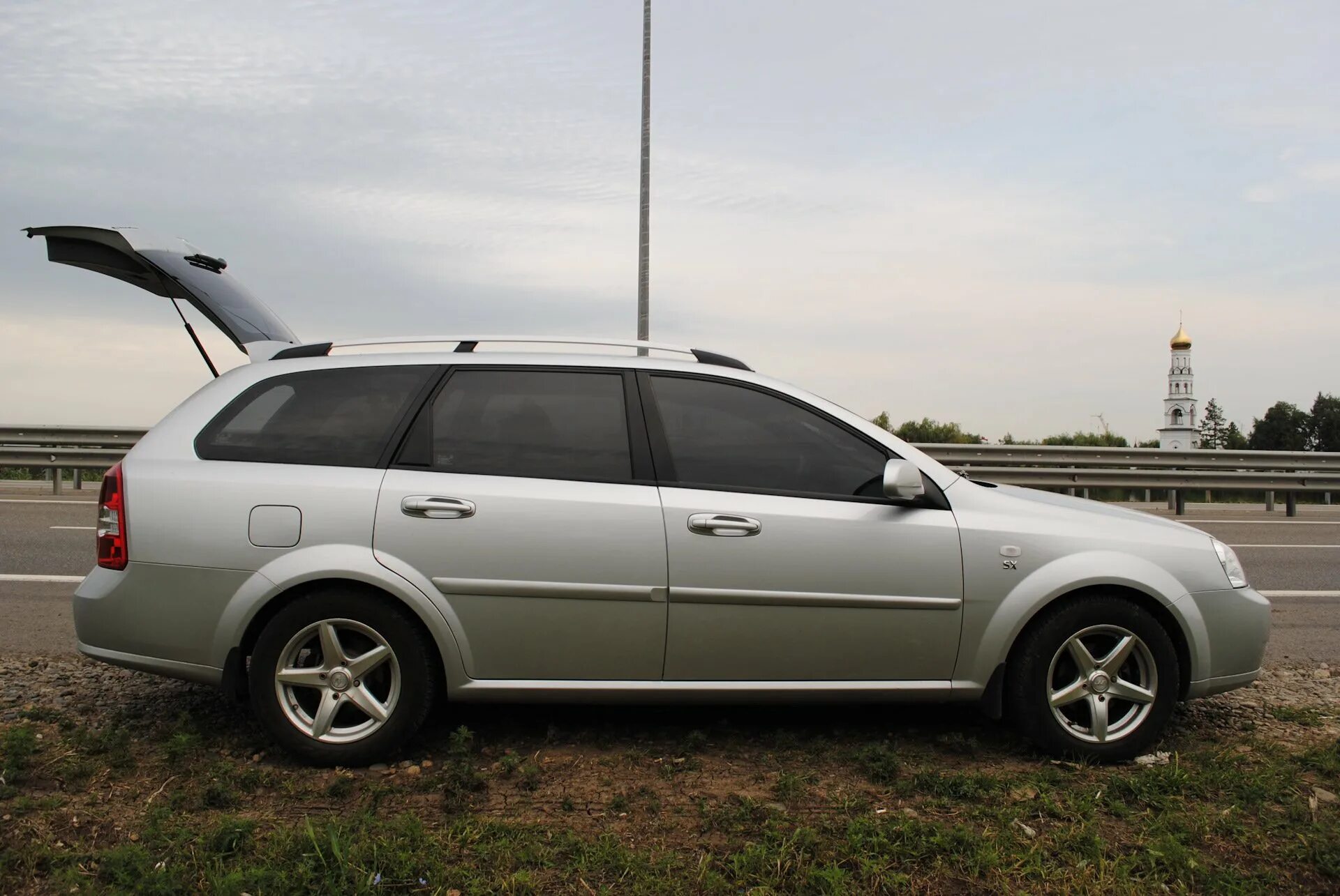 Тюнинг лачетти универсал. Chevrolet Lacetti SW. Lacetti Wagon. Шевролеьлаче ти универсал. Chevrolet Lacetti универсал.