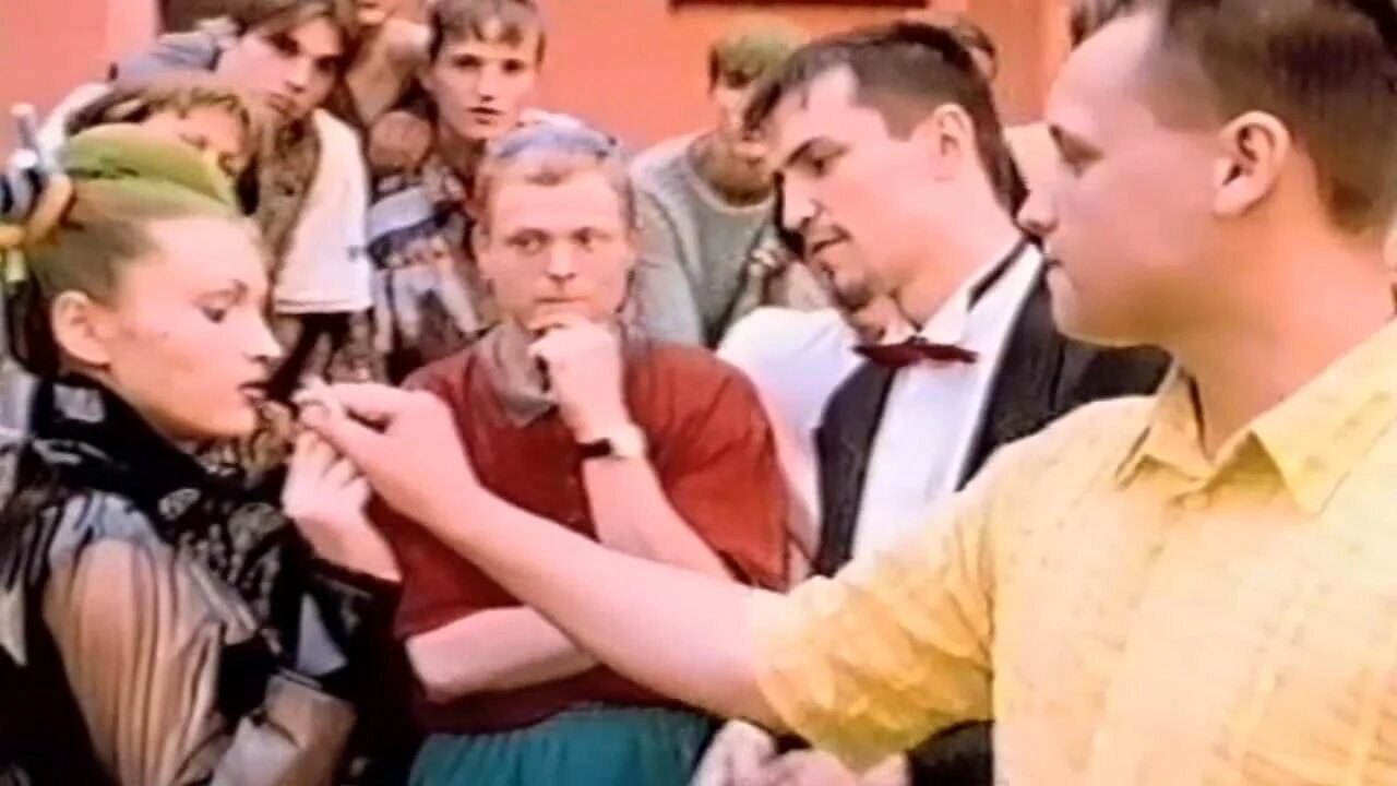 Руки вверх студент клип. Кадры из клипа руки вверх студент. жуков в клипе студент. сергей жуков в клипе студент.