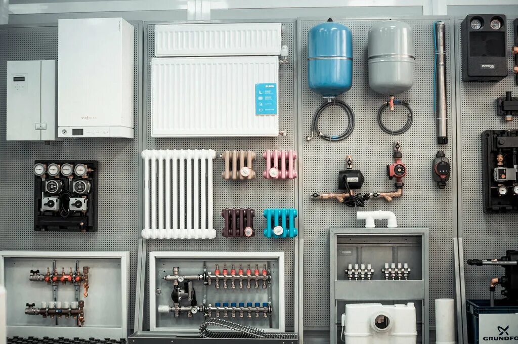 отопительное оборудование. отопление водоснабжение. отопительное оборудование и системы. промышленные газовые котлы viessmann для котельной. оборудование для систем отопления.