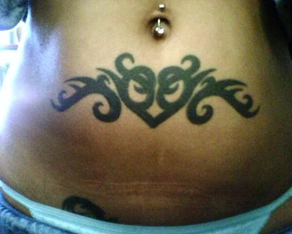 татуировки на животе для девушек. тату внизу живота. тату между грудиной у девушек. тату на животе для девушек на растяжках. тату внизу живота.