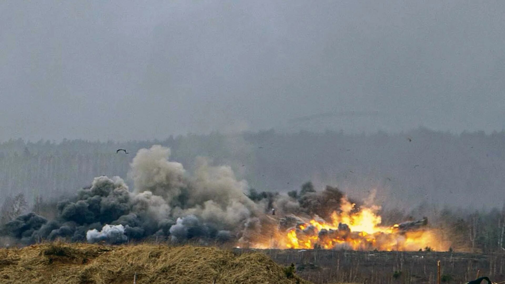 Взрывы на Украине. Военные действия. Бомбят украину 24