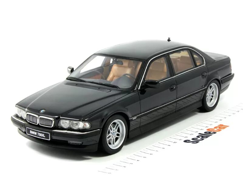 BMW e38 модель. Масштабная модель BMW e38. BMW e38 коллекционная модель. BMW e38 1:18. Модель е34