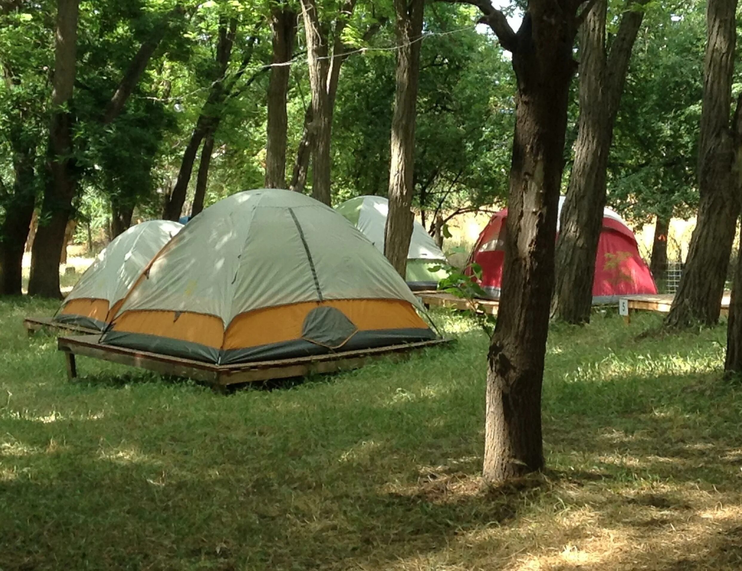 Camping 11 11. Учкуевка 2 автокемпинг. Автокемпинг Химик в Коктебеле. Кемпинг Учкуевка. Кемпинг Учкуевка Севастополь.