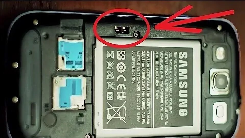 Самсунг 9300 схема гнездо зарядка. Galaxy s3 гнездо зарядки. Samsung Galaxy s4 Charging Port way. Смартфон не заряжается причины. Почему батарея заряжена на