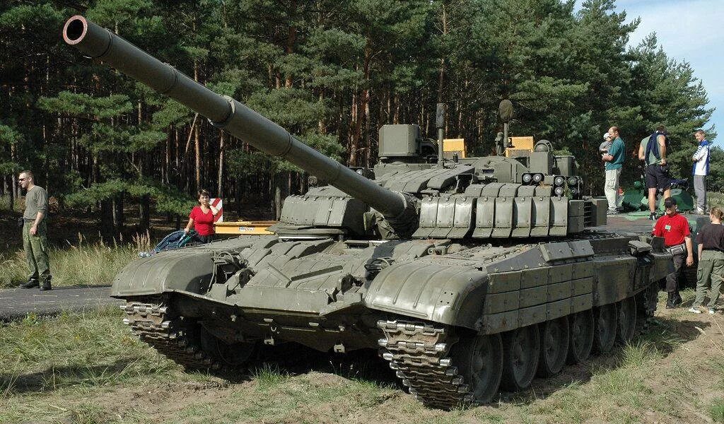 Т м 2. T-72m2 «Модерна». Танк t-72m2 moderna. T-72m2 moderna Словакия. Т-72м2 moderna-2.