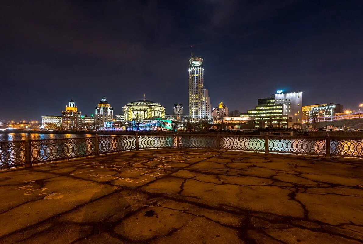 отель на павелецкой красные холмы. космодамианская набережная москва. москва красные холмы фотография. космодамианская набережная здания. красные холмы санкт петербург.