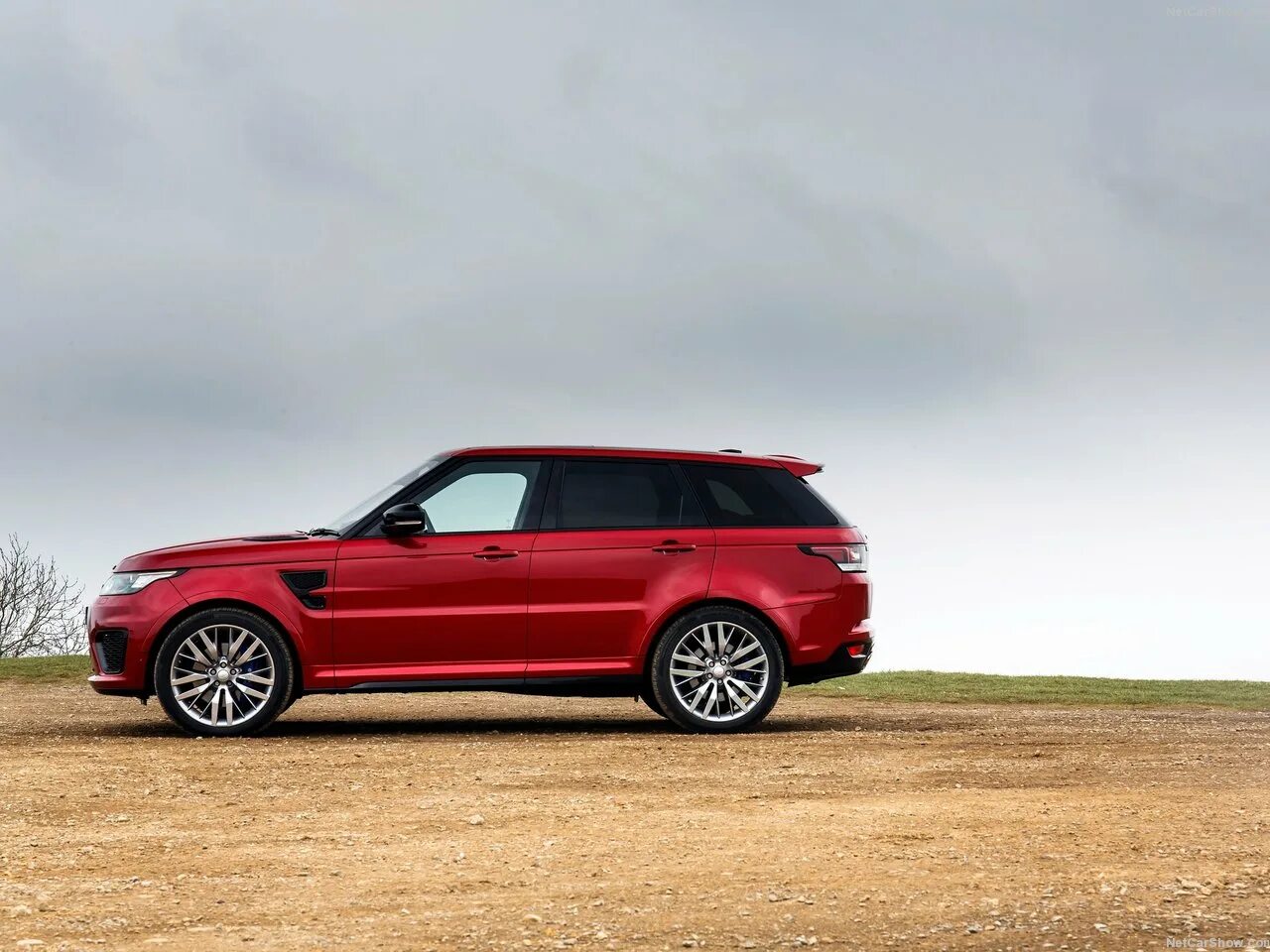 Рендж ровер спорт 2015 год. Рендж ровер спорт 2015. land rover range rover sport 2015. 2015 land rover range rover sport svr. range rover sport 2015.