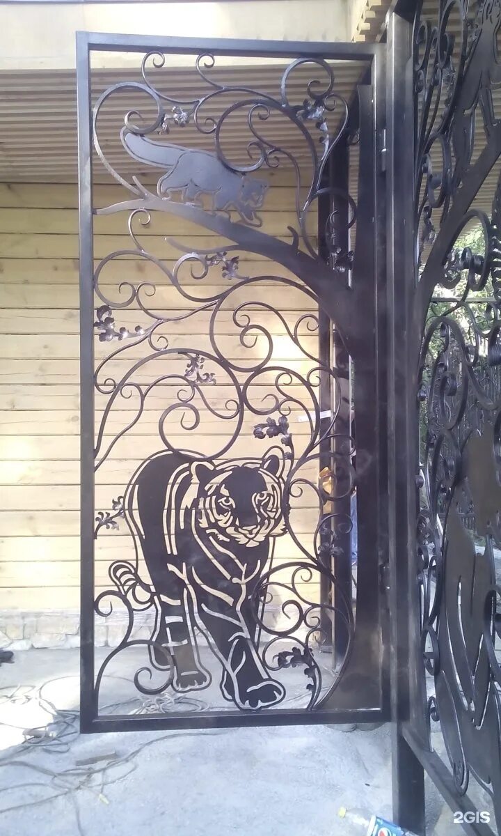 Ковка новосибирск. Художественная ковка мастерская. Художественная ковка металла. Новосибирск мастерская ковки левша. Ковка мастер.