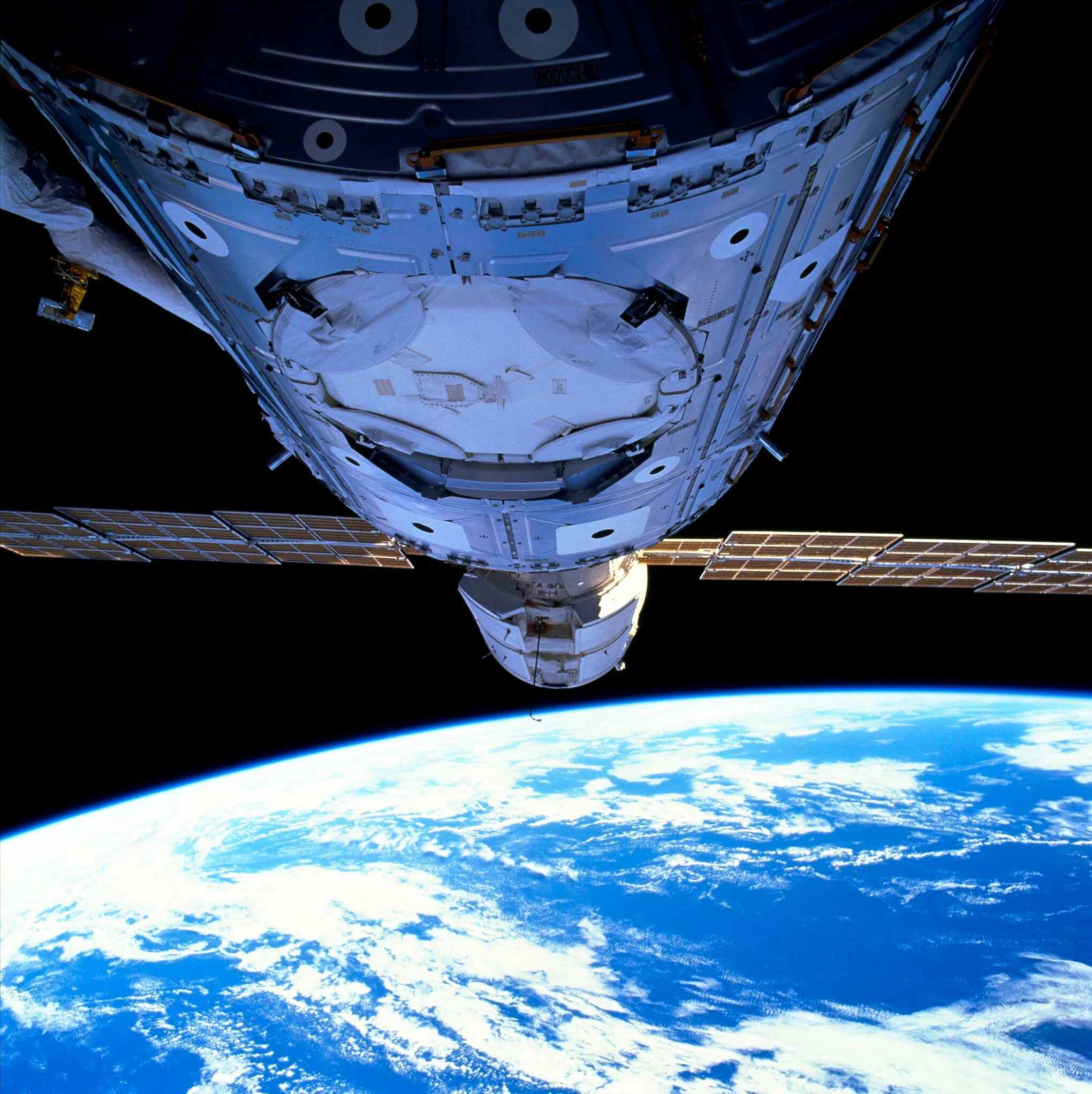 Мкс в космосе. Заставка роскосмос. Сверхтяжелая ракета «енисей-1». Роскосмос. Космические ведомства.