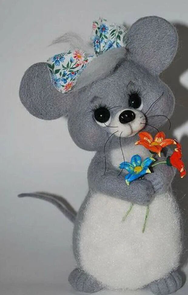 Красная панда из шерсти валяние. Валяшки анны. Валяшки анны константиновой. Валяшки анны константиновой к 23 февраля. Оригинальные игрушки из шерсти.