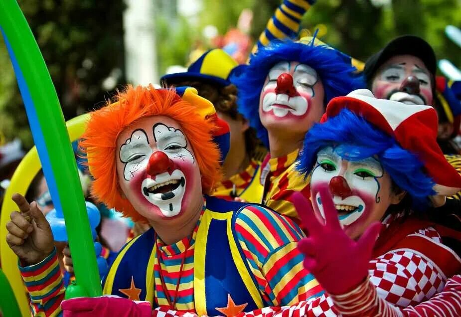 1 апреля праздник дурака. Клоун Фиеста. Праздник клоунов. День смеха. Весёлые клоуны.