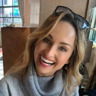 Giada de laurentiis height and weight