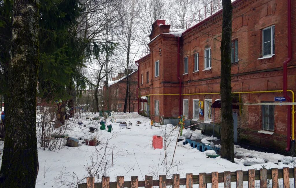 Serafima ул городок коминтерна 16 смоленск фото Файл:Казарма 8 (городок Коминтерна)  Википедия