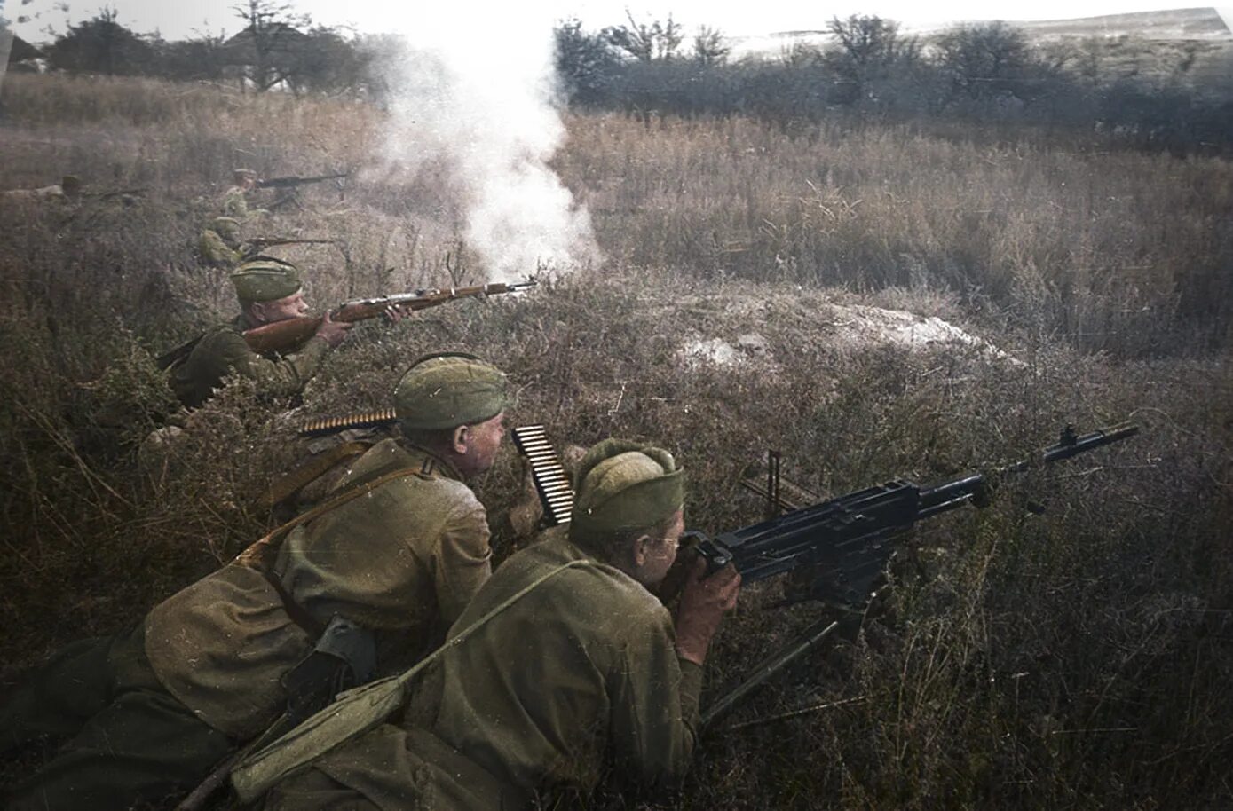 Бой 2 мировой войны 1941-1945. Советские солдаты в бою 1941-1945.