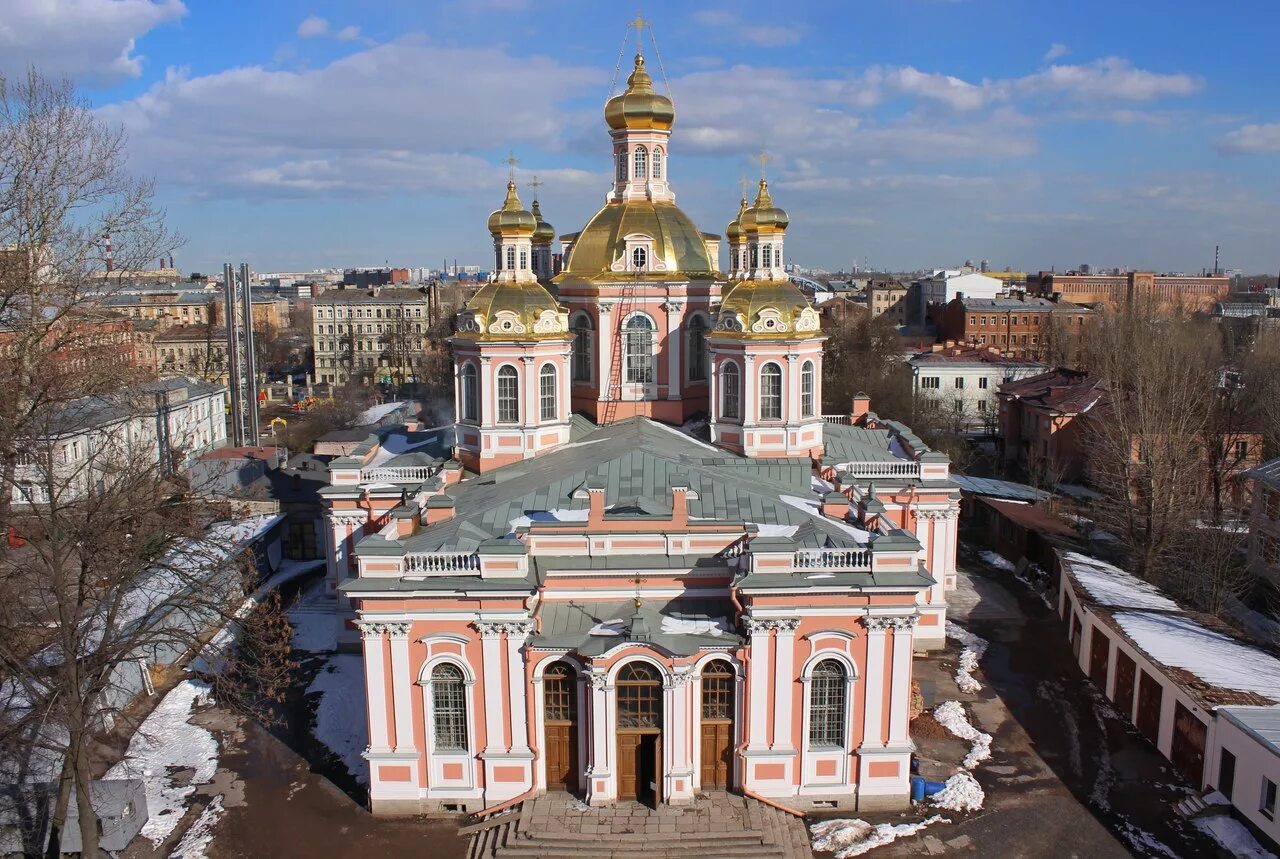 Храм на Лиговском проспекте в Санкт-Петербурге. Обводный канал церкви