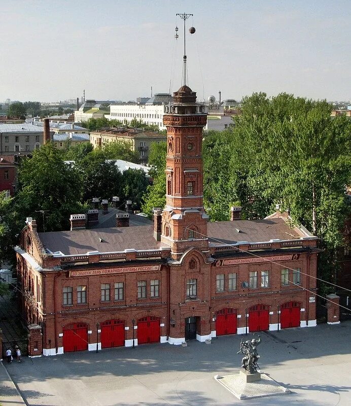 В каких зданиях размещались 1 пожарные дома