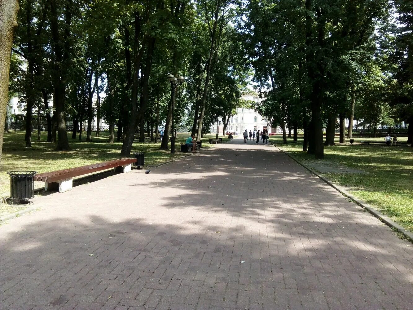 Александровский сквер в Минске - описание достопримечательности Беларуси (Белору