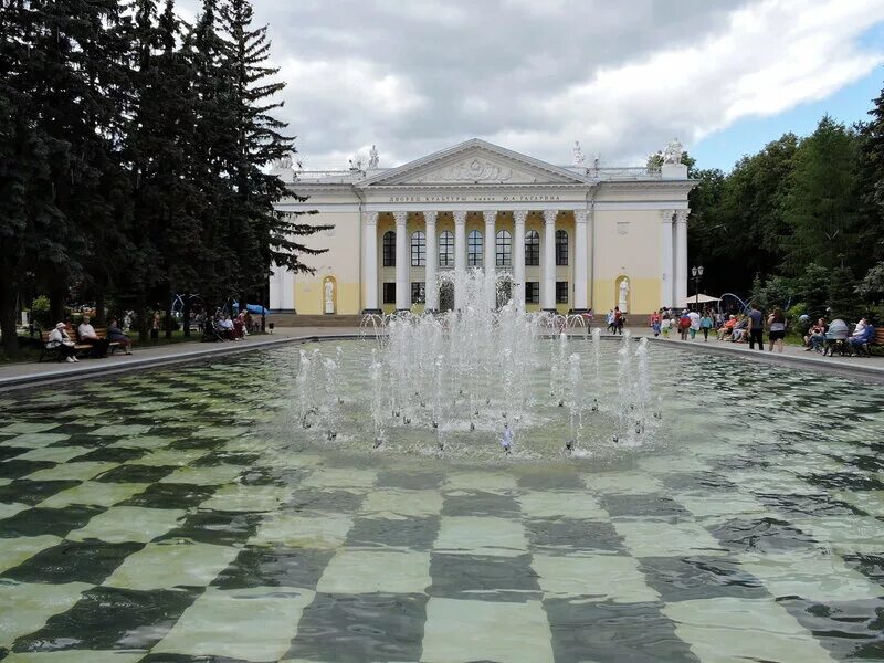 Дворец имени гагарина сергиев посад. Дворец гагарина сергиев посад. дворец культуры сергиев посад. дк им гагарина сергиев посад. дворец гагарина сергиев посад официальный сайт.