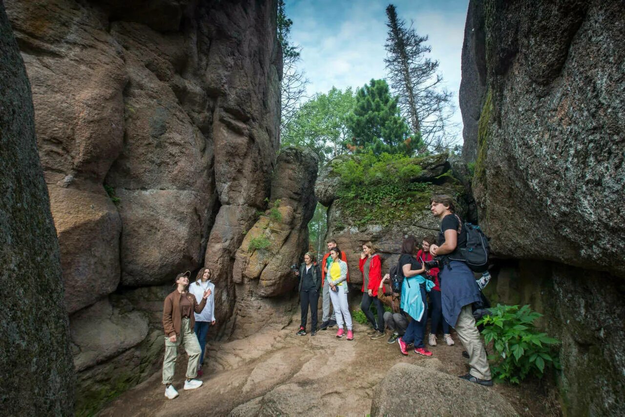 Красноярск экскурсионный. Нац парк Красноярские столбы. Парк столбы в Красноярске. Заповедник столбы Красноярск экскурсии. Красноярские столбы заповедник экскурсия.