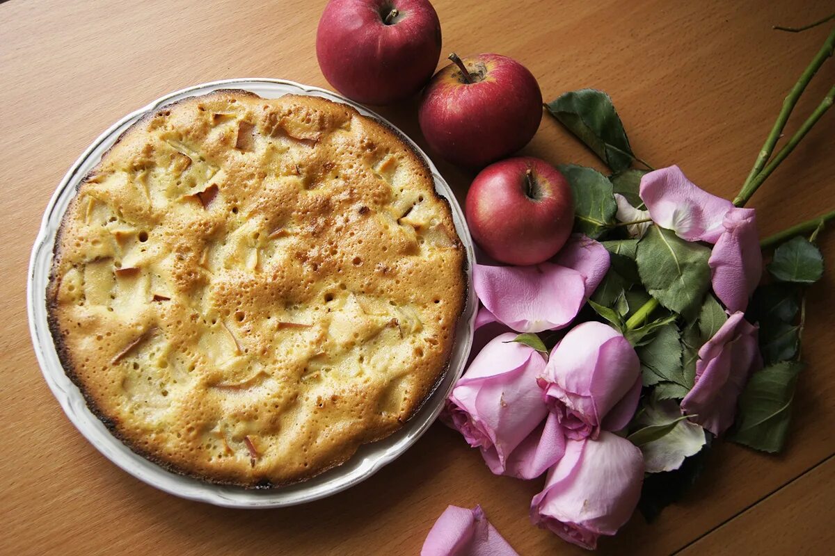 Шарлотка с яблоками Юлии Высоцкой. Пирог шарлотка с яблоками.