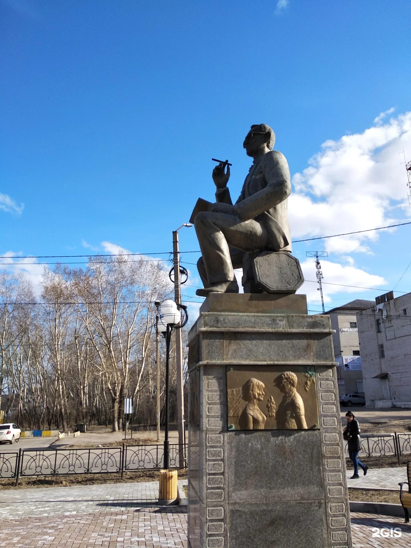 Кинотеатр свободный амурская область гайдая афиша. Гайдай г свободный. Памятник леониду гайдаю. Дворец культуры свободный амурская область. Гайдаю.