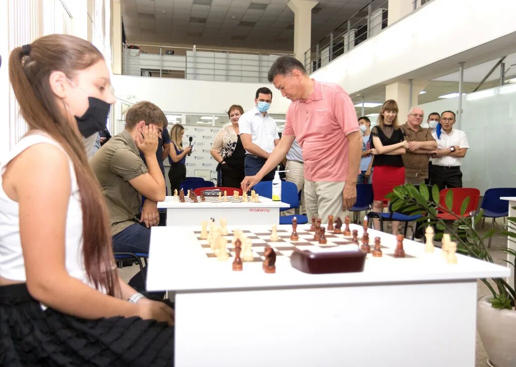 Федерация шахмат выборы. Шахматный клуб. Шахматисты Волгограда. Шахматный клуб это бизнес. Международная шахматная Федерация.